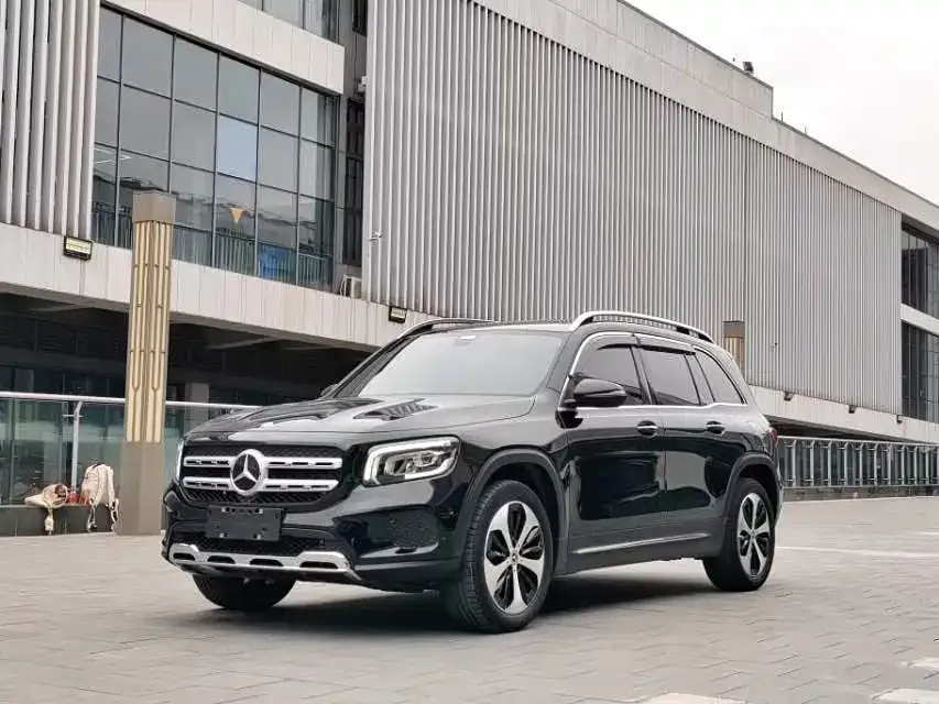 Mercedes-Benz GLB — фото 1