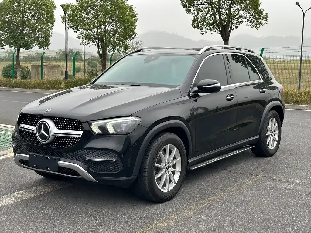 Mercedes-Benz GLE — фото 1