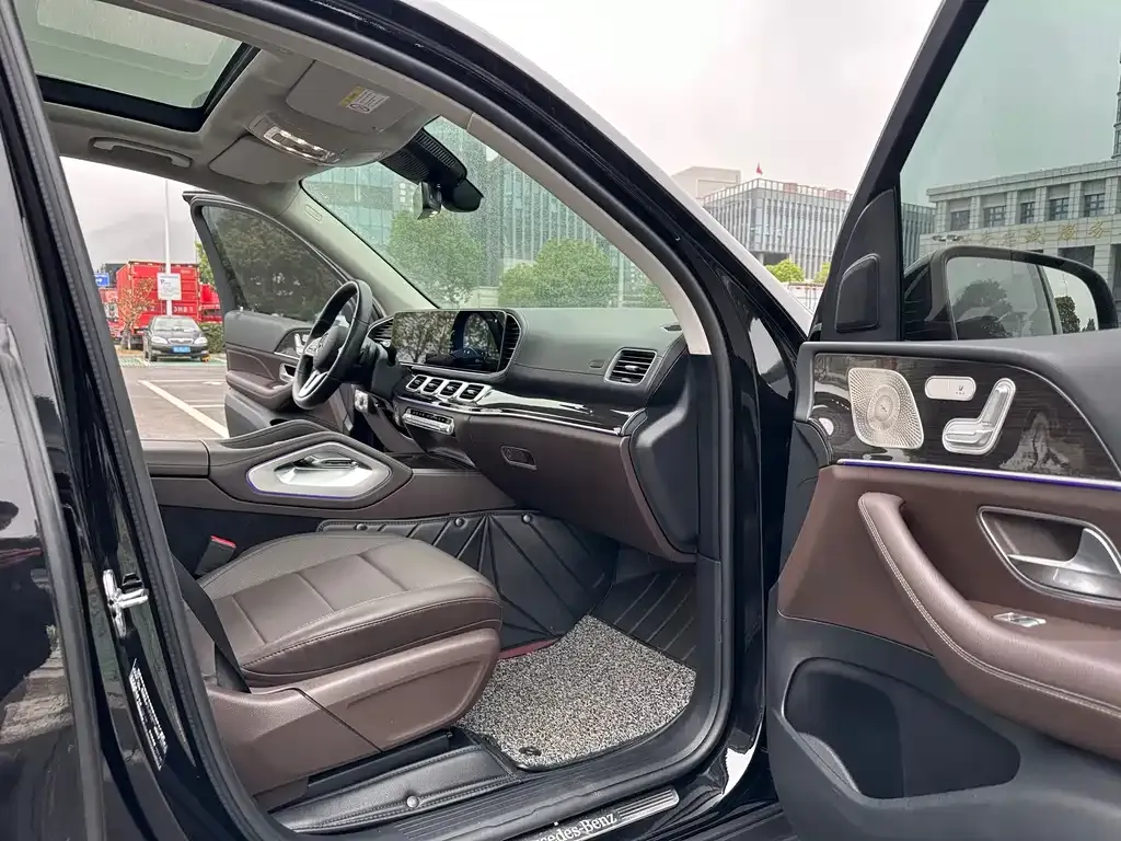 Mercedes-Benz GLE — фото 8