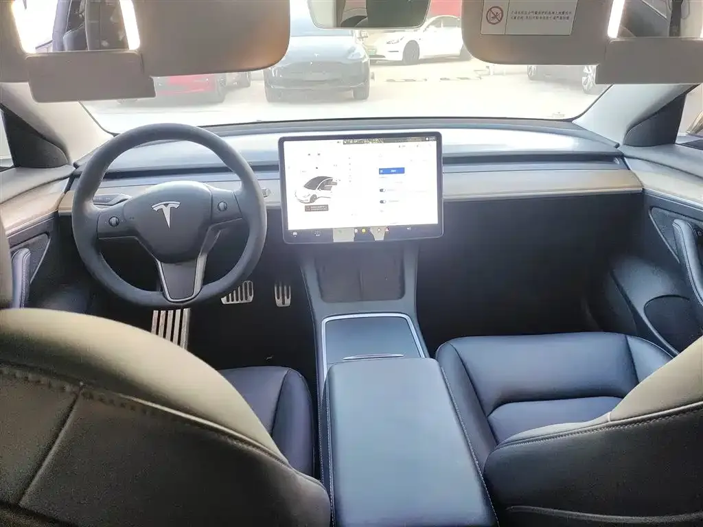 Tesla Model 3 — фото 10