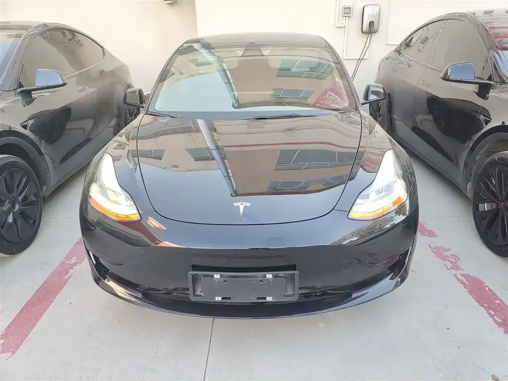 Tesla Model 3 — фото 3