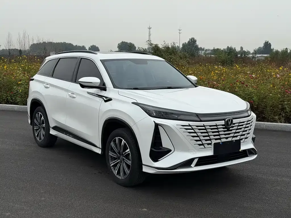 Changan CS75PLUS — фото 3