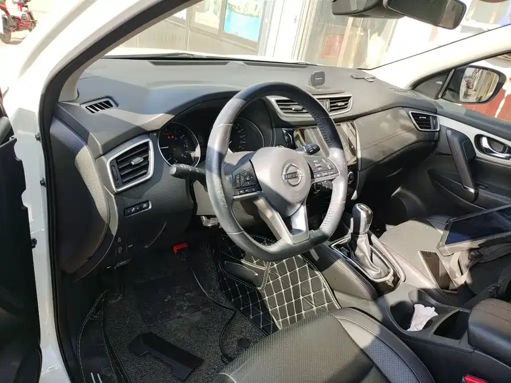 Nissan Qashqai — фото 10