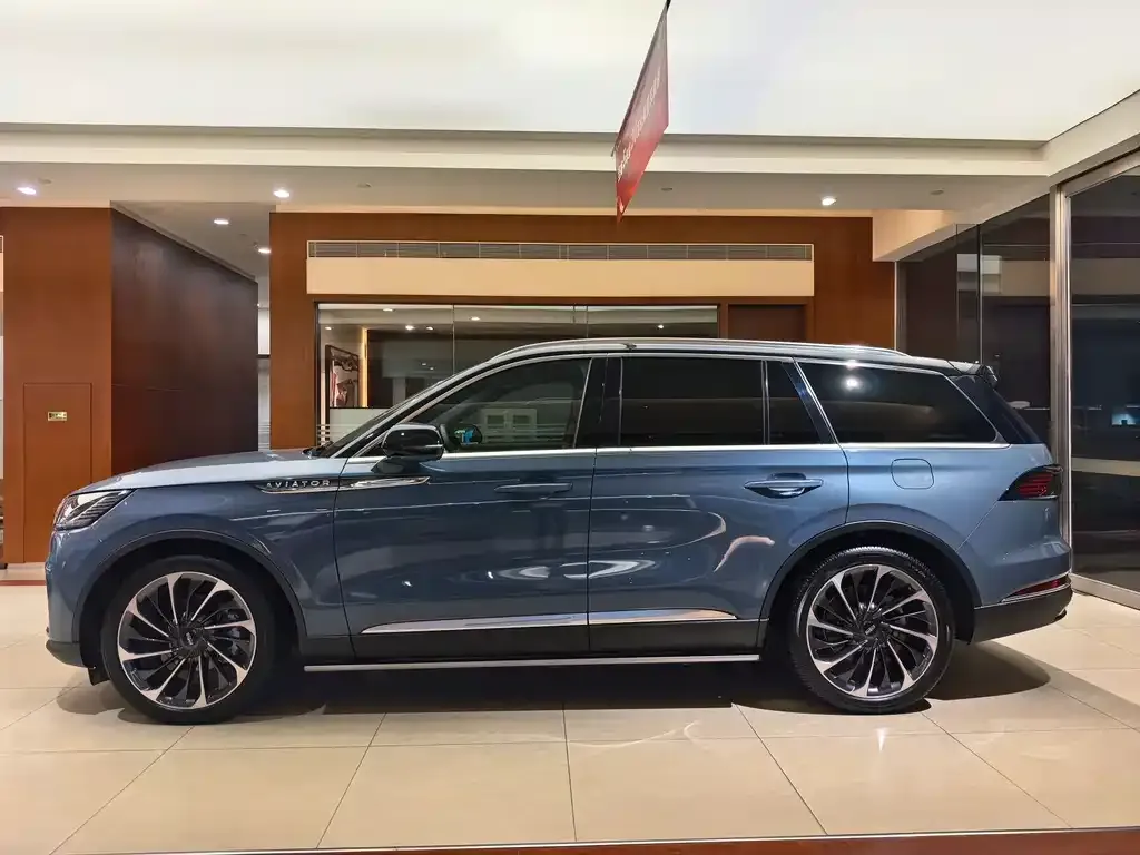 Lincoln Aviator — фото 5