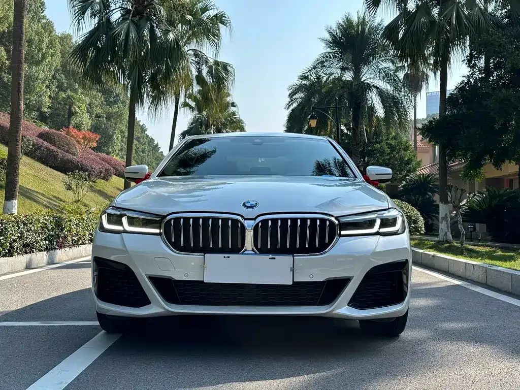 BMW 5 Series — фото 2