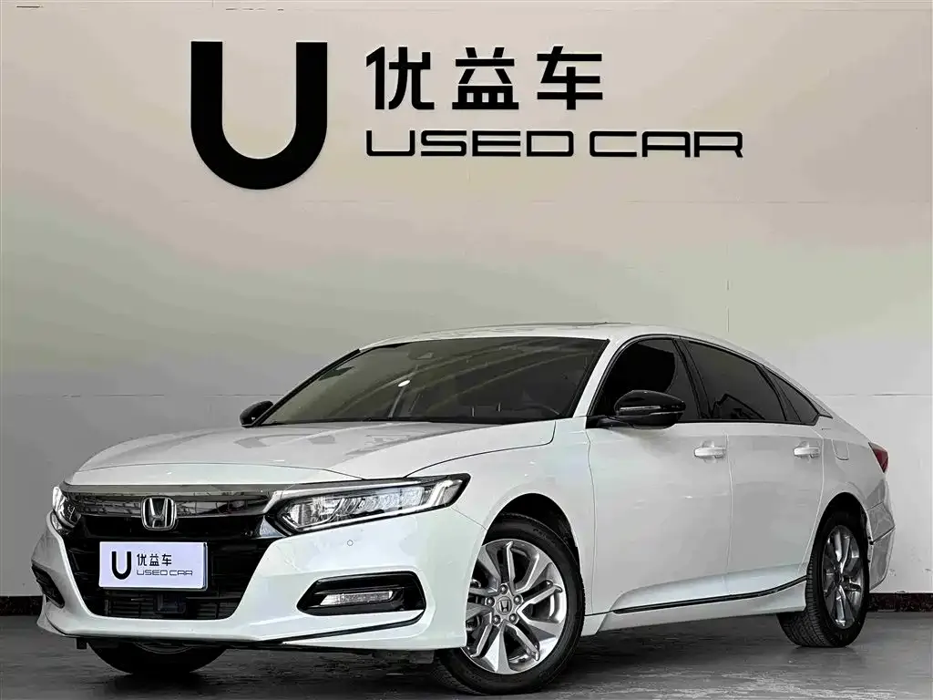 Honda Accord — фото 1