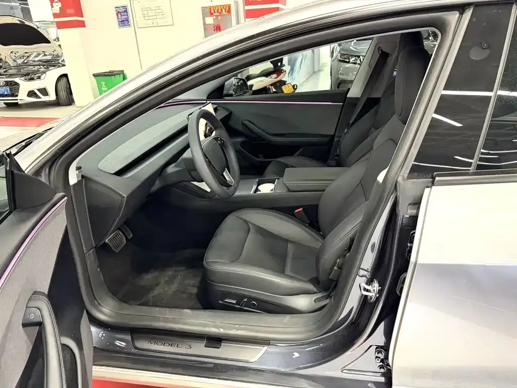 Tesla Model 3 — фото 10