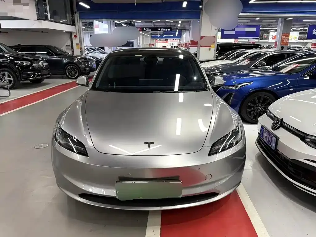 Tesla Model 3 — фото 2