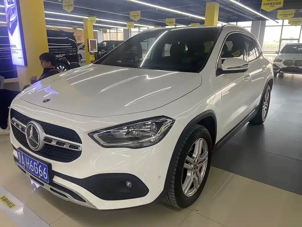 Mercedes-Benz GLA — фото 1