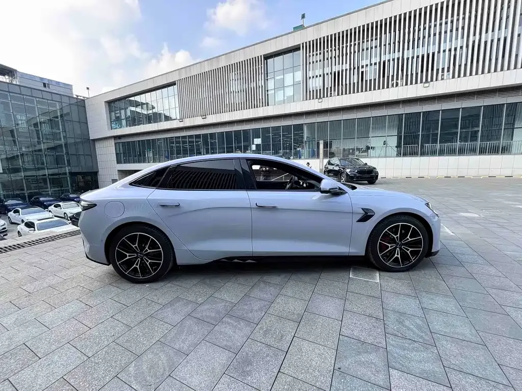 BYD Seal — фото 2