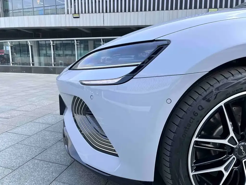 BYD Seal — фото 4