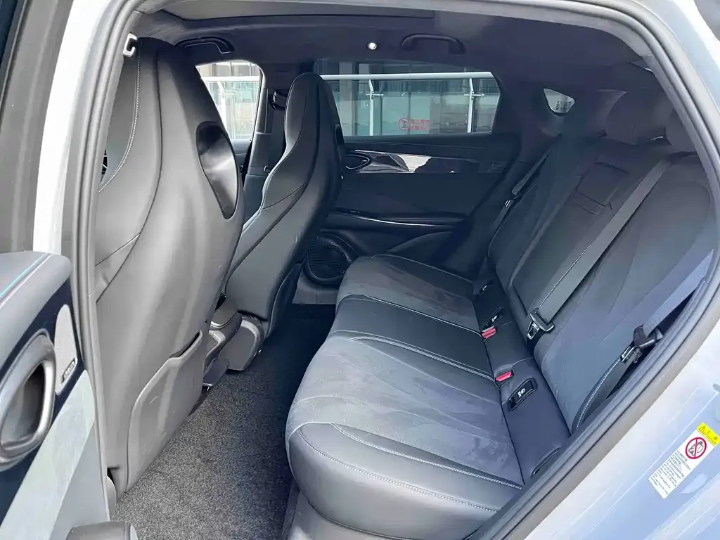 BYD Seal — фото 8