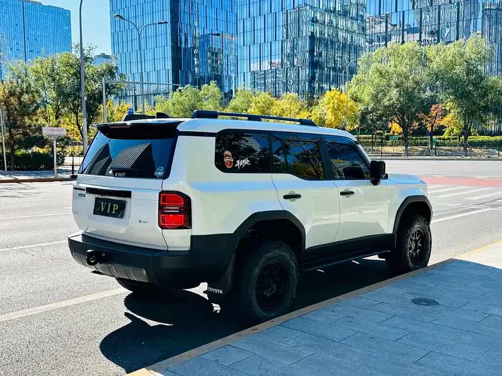 Toyota Prado — фото 4