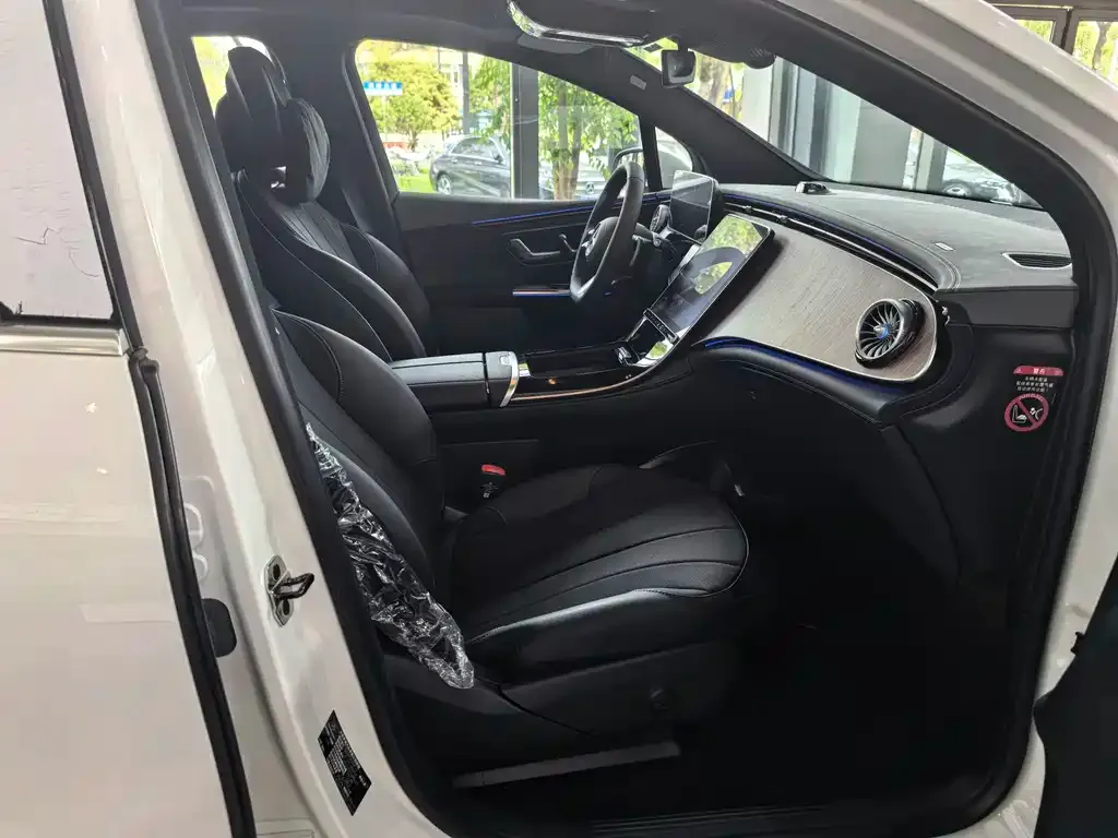 Mercedes-Benz EQE SUV — фото 2