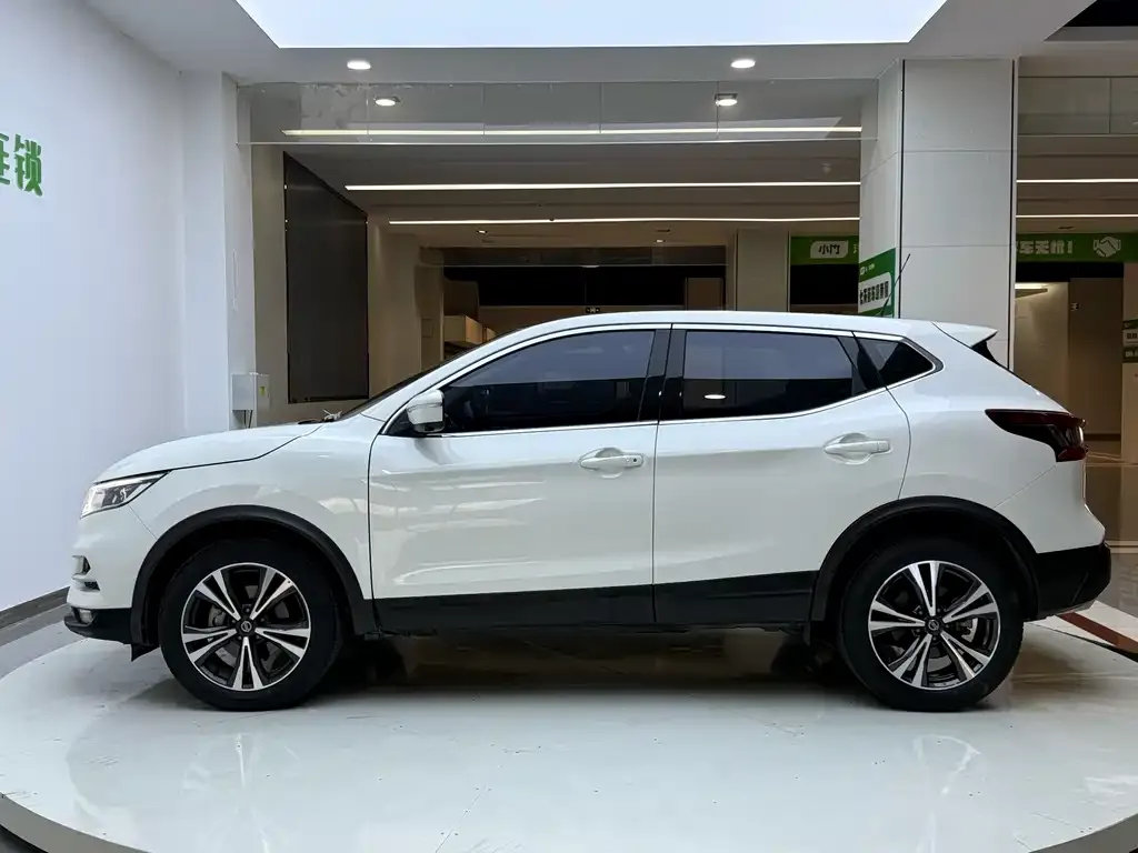 Nissan Qashqai — фото 7
