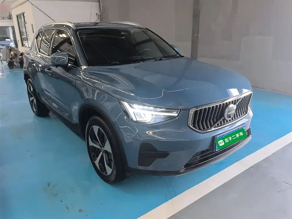 Volvo XC40 — фото 4