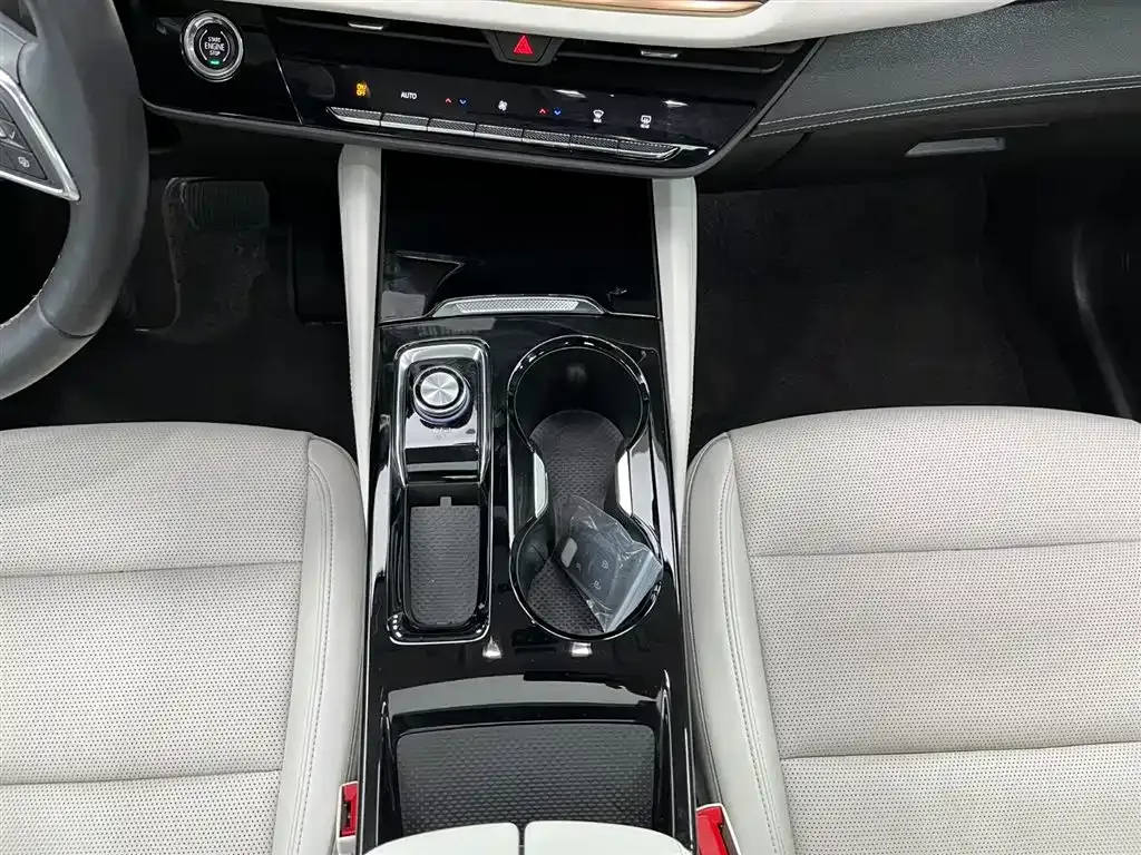 Buick Envision Plus — фото 6