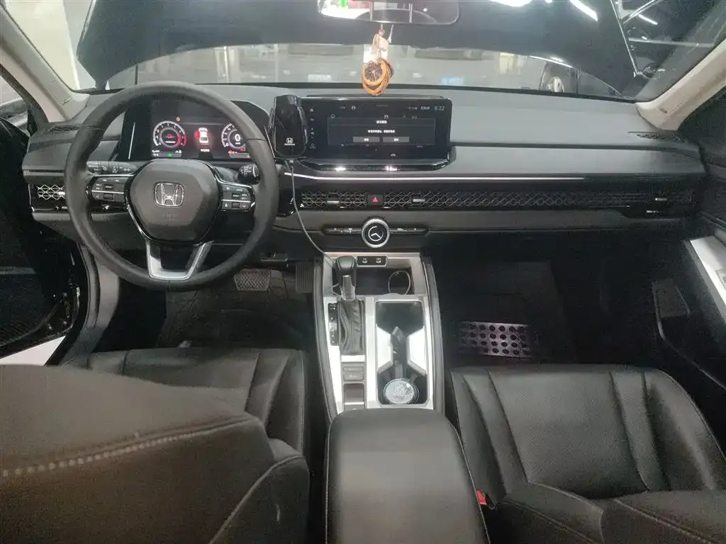 Honda Accord — фото 10