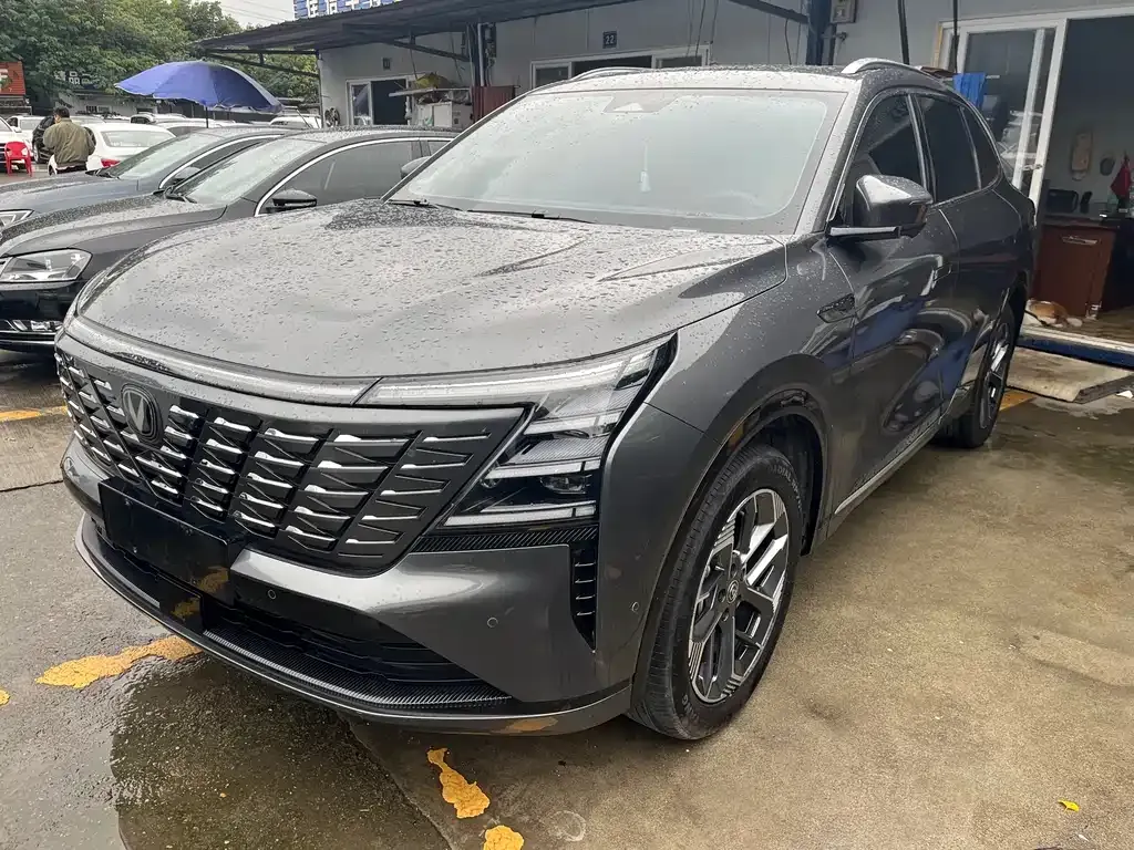 Changan CS75PLUS — фото 1