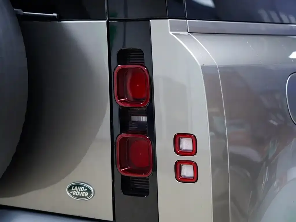 Land Rover Defender — фото 4