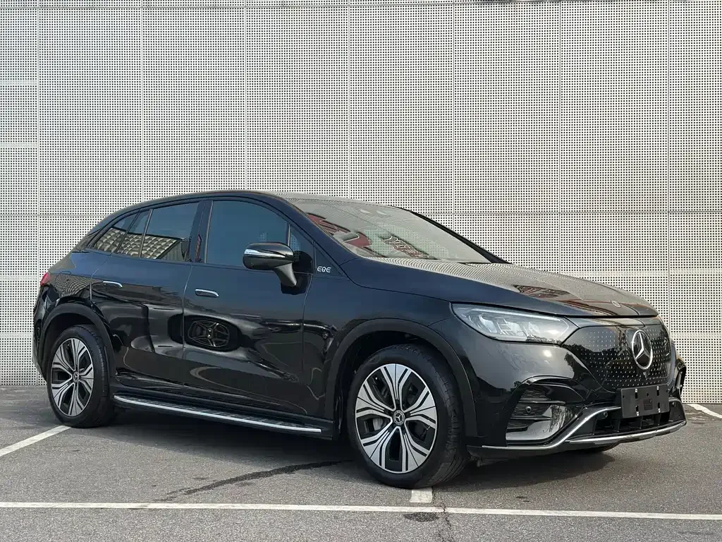 Mercedes-Benz EQE SUV — фото 3
