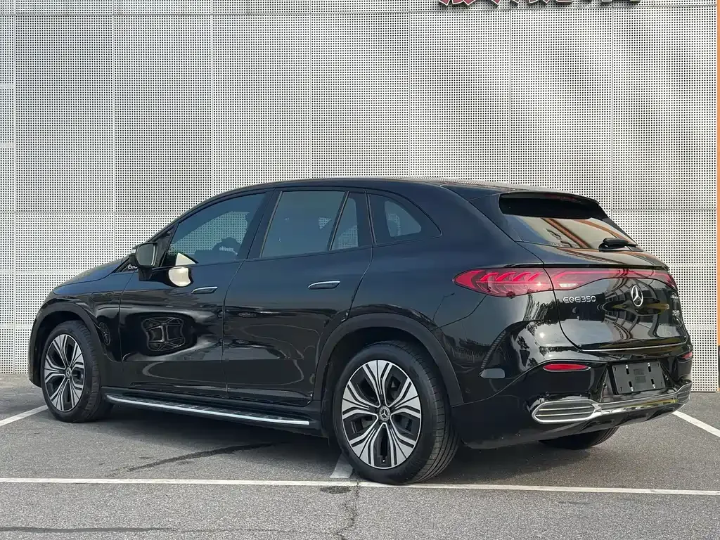 Mercedes-Benz EQE SUV — фото 4
