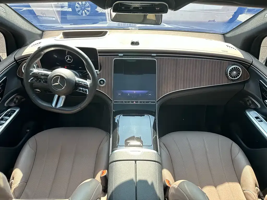 Mercedes-Benz EQE SUV — фото 9