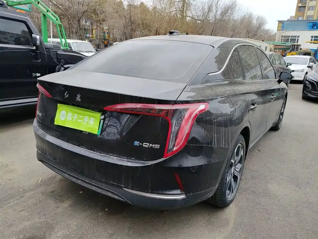 Hongqi E-QM5 — фото 7