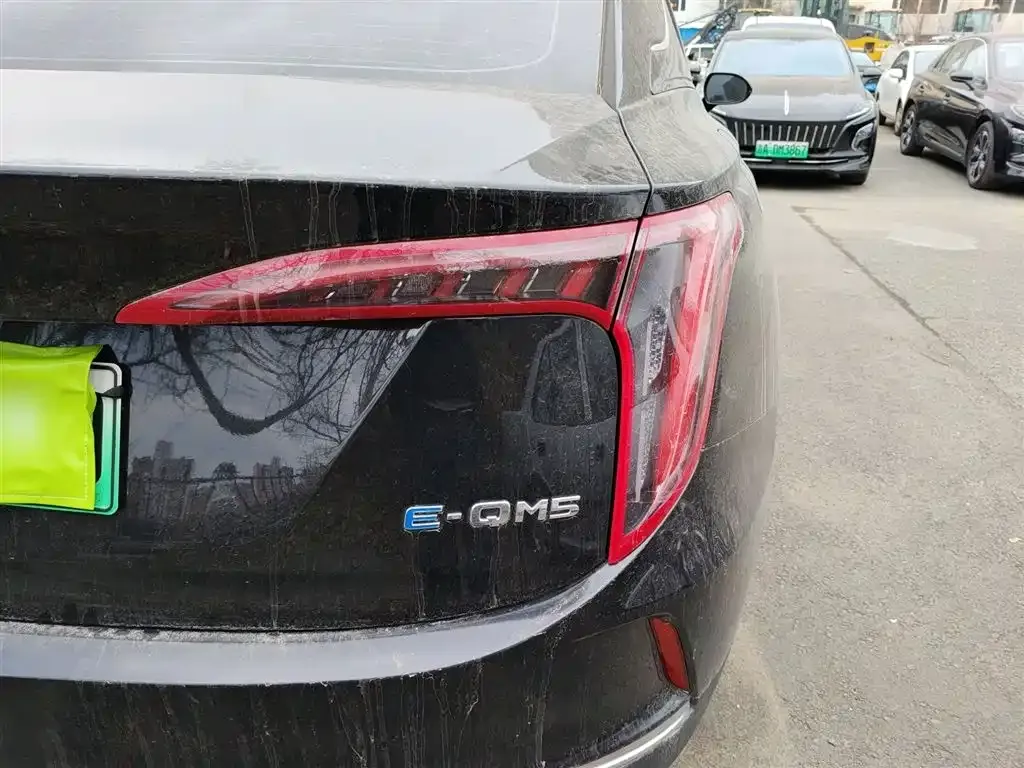 Hongqi E-QM5 — фото 8