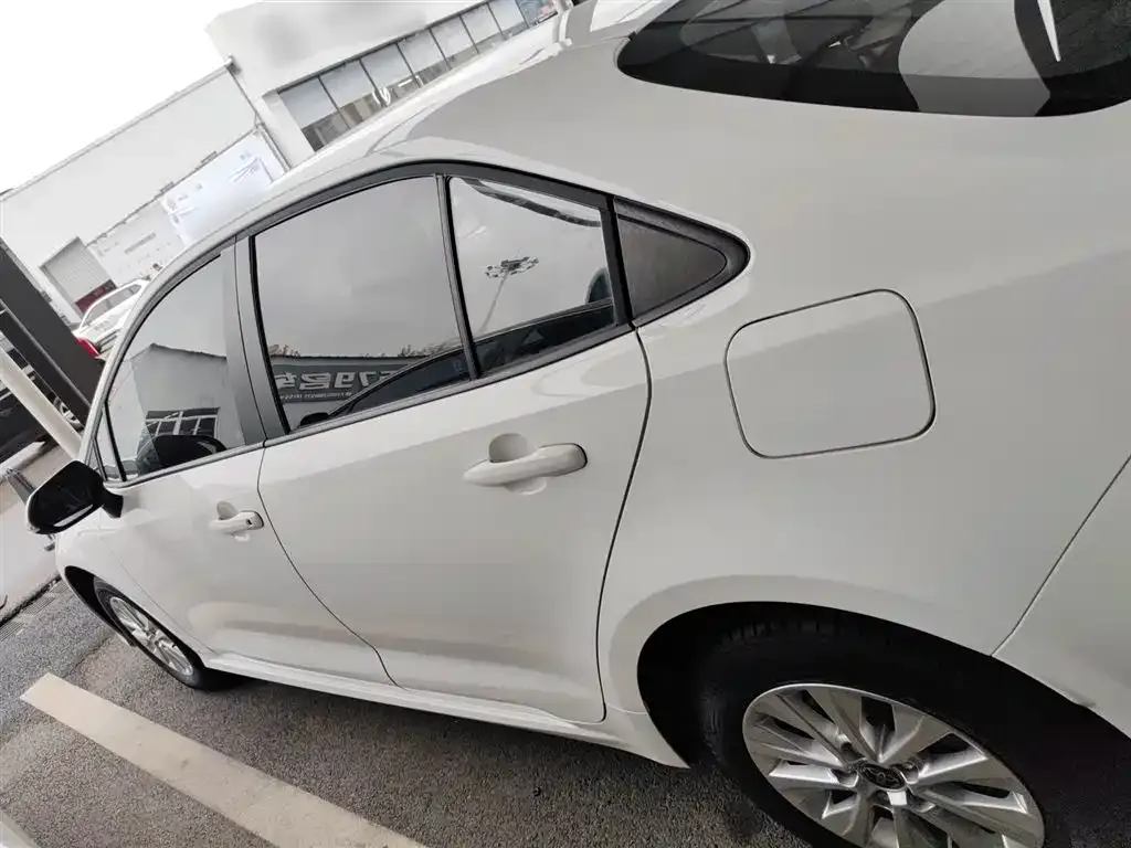 Toyota Corolla — фото 5