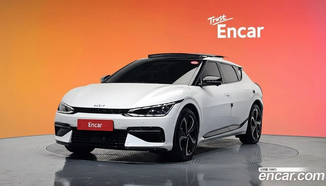 Kia EV6 — фото 1