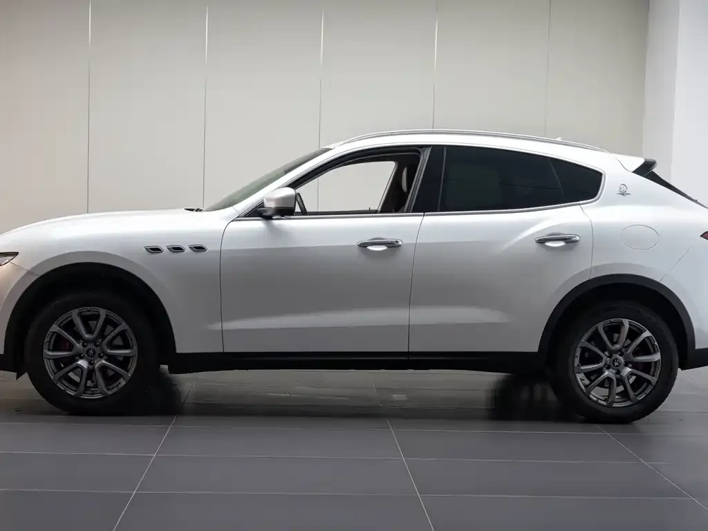 Maserati Levante — фото 7