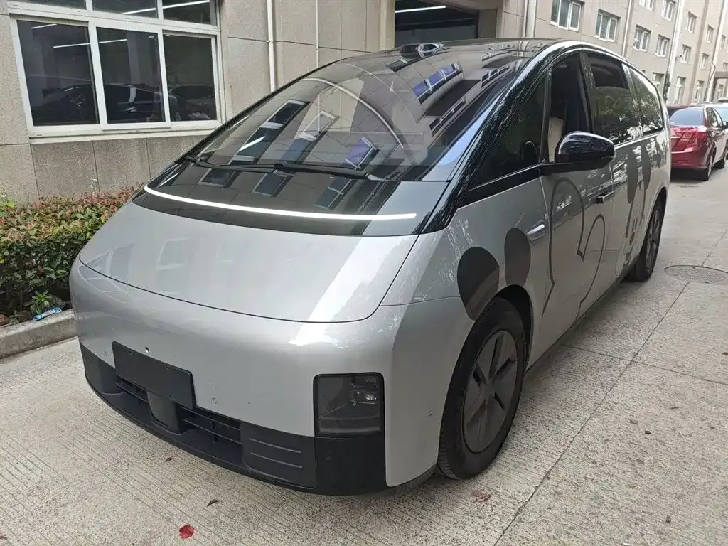 Li Auto MEGA — фото 1