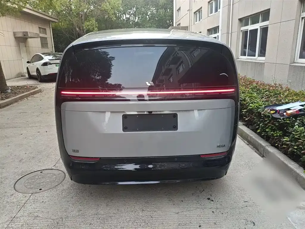 Li Auto MEGA — фото 6