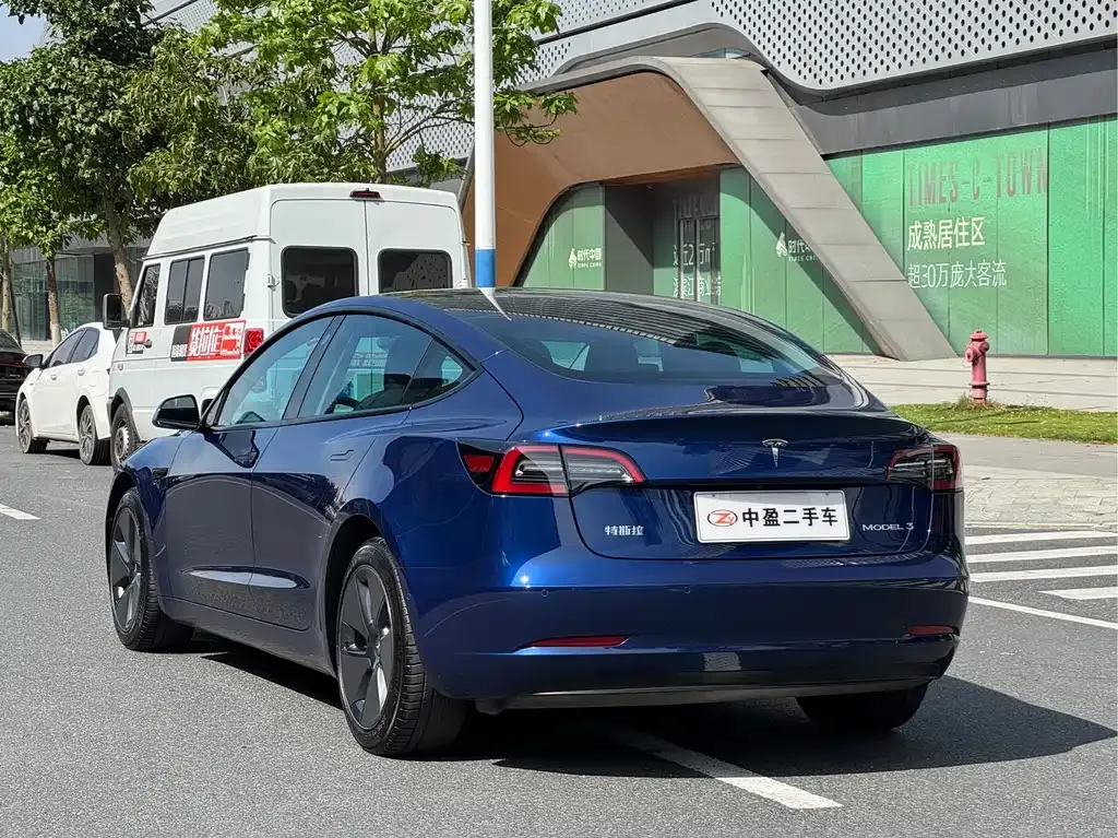 Tesla Model 3 — фото 5