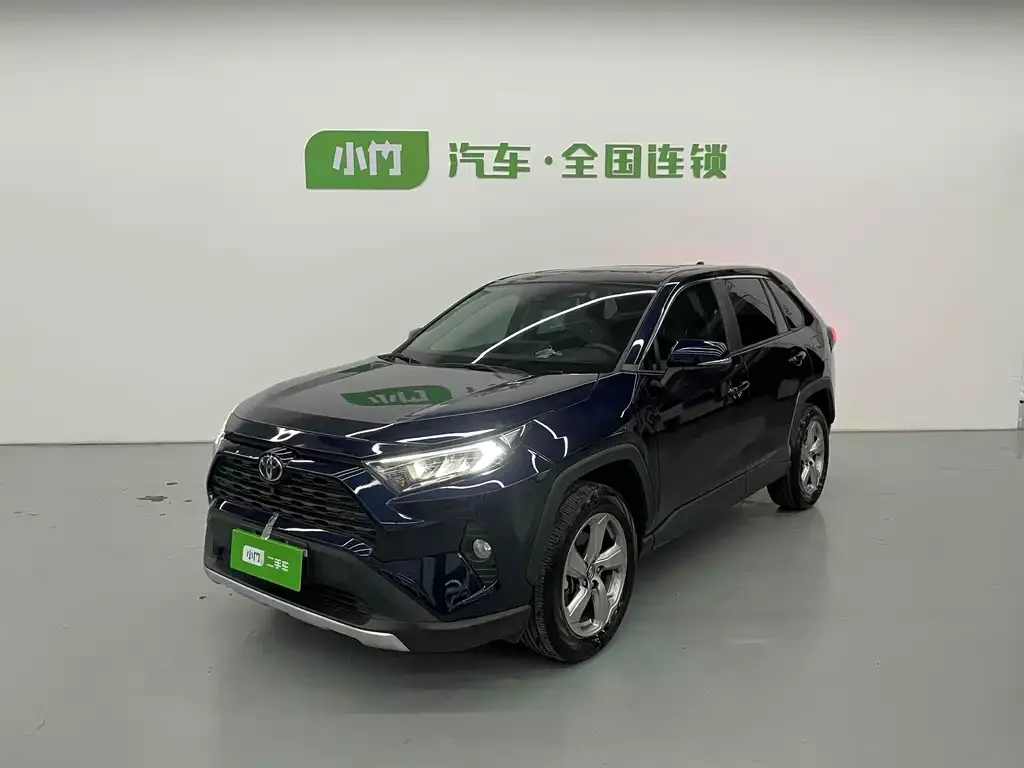 Toyota RAV4 — фото 1