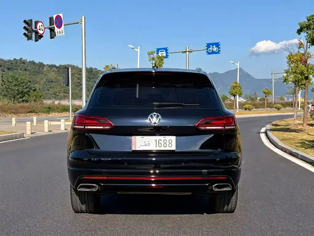 Volkswagen Touareg — фото 6