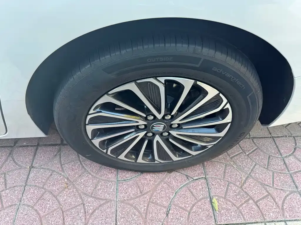 Buick GL8 Hybrid — фото 5