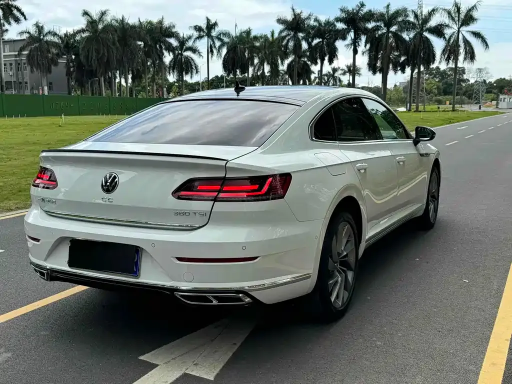 Volkswagen CC — фото 6