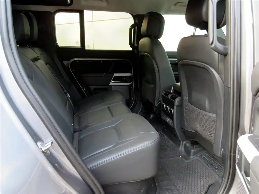 Land Rover Defender — фото 10