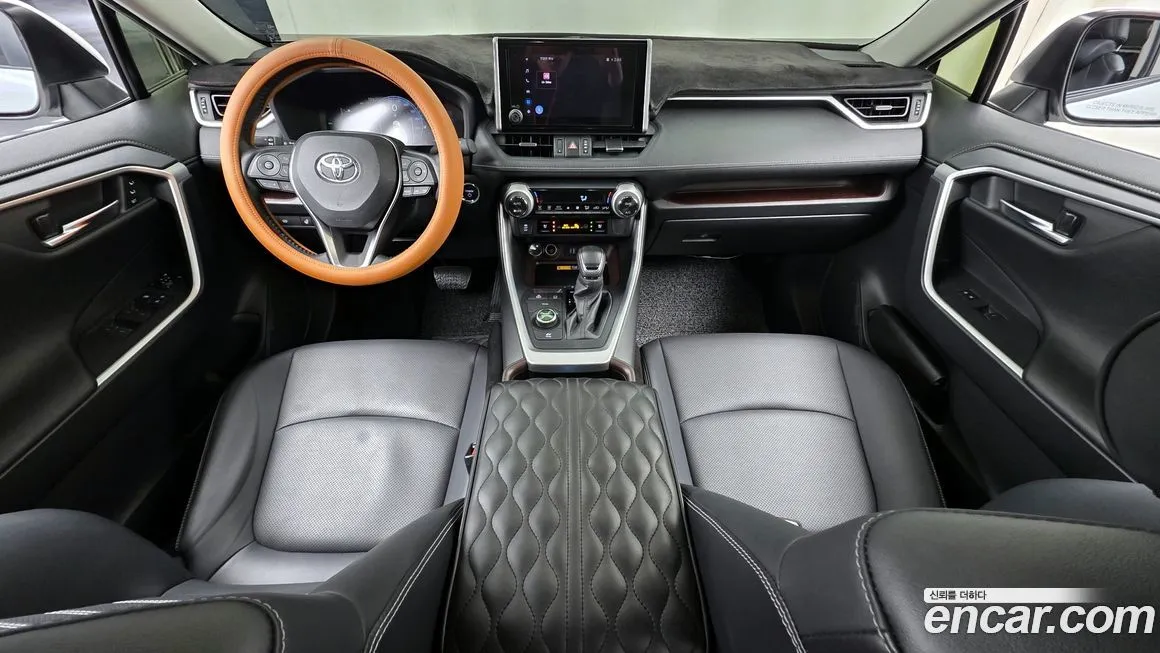 Toyota RAV4 — фото 7