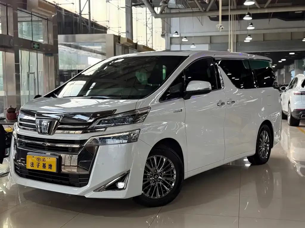 Toyota Vellfire — фото 1