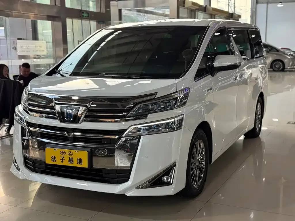 Toyota Vellfire — фото 4