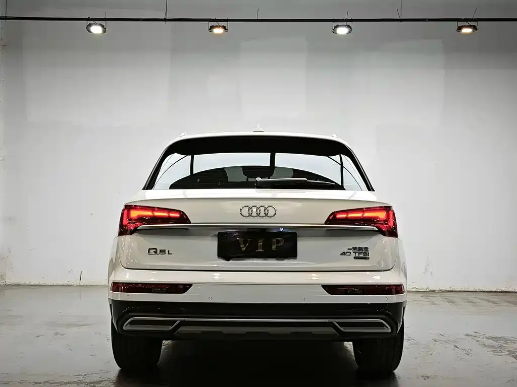 Audi Q5L — фото 3