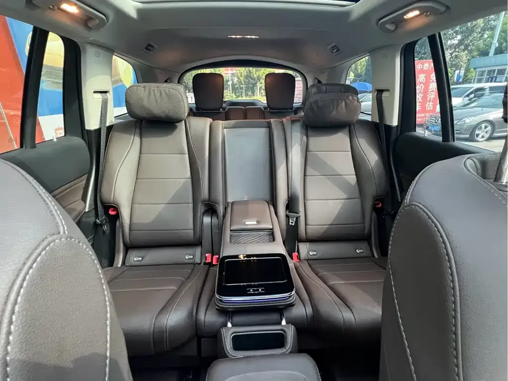 Mercedes-Benz GLS — фото 9