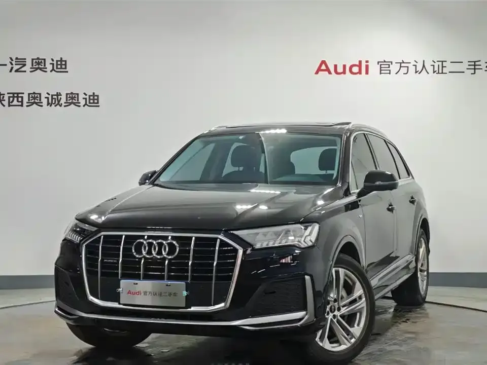 Audi Q7 — фото 1