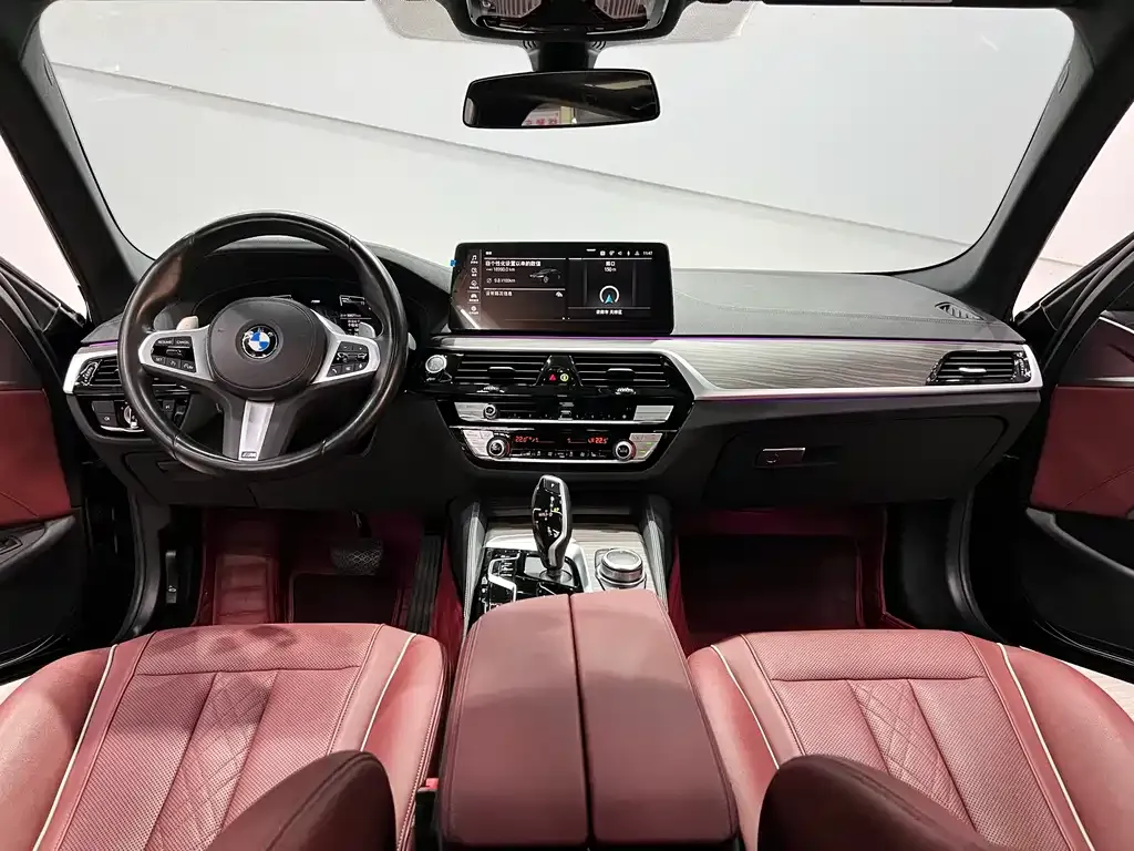 BMW 5 Series — фото 10