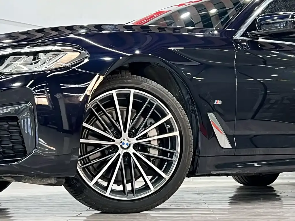 BMW 5 Series — фото 4