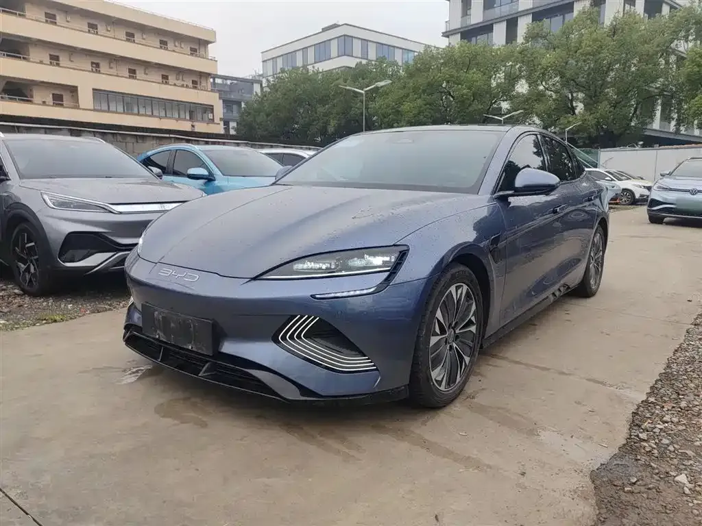 BYD Seal — фото 1
