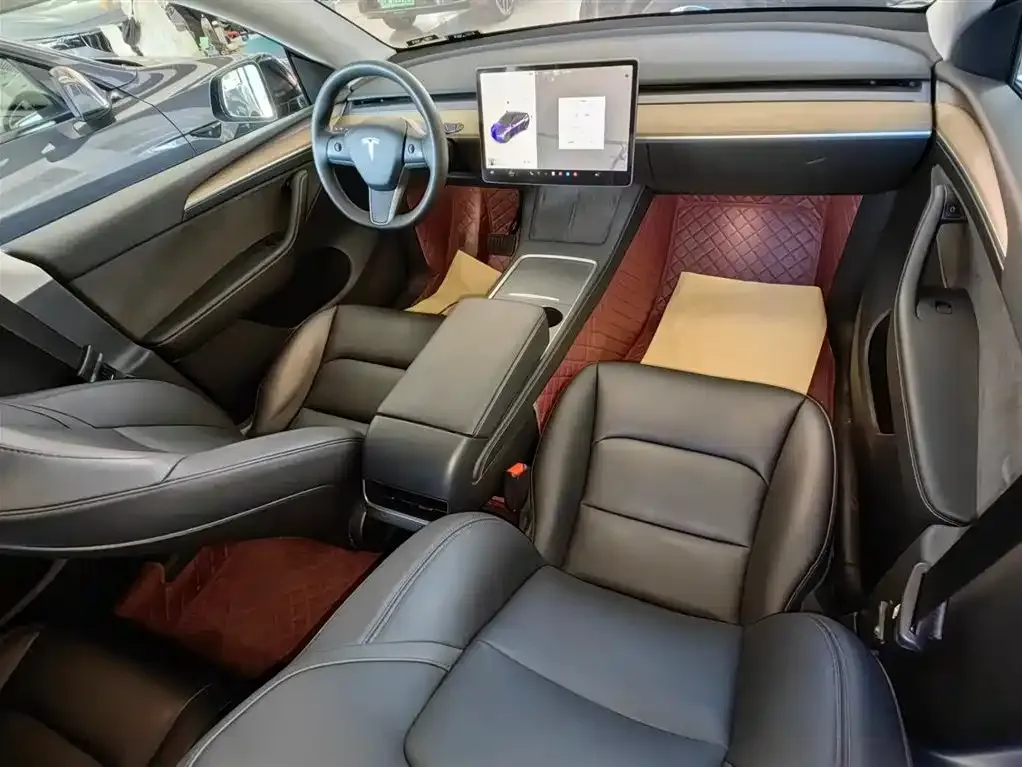 Tesla Model Y — фото 4